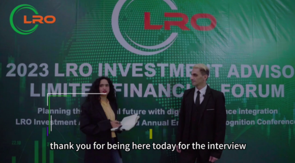 CEO of LRO Investment Advisor Ltd., Richard Smith, travels to India and takes part in a financial forum